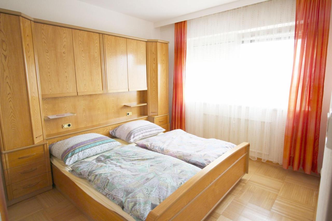 Geraeumige Ferienwohnung Im Zentrum ซังคท์เพิลเทน ภายนอก รูปภาพ