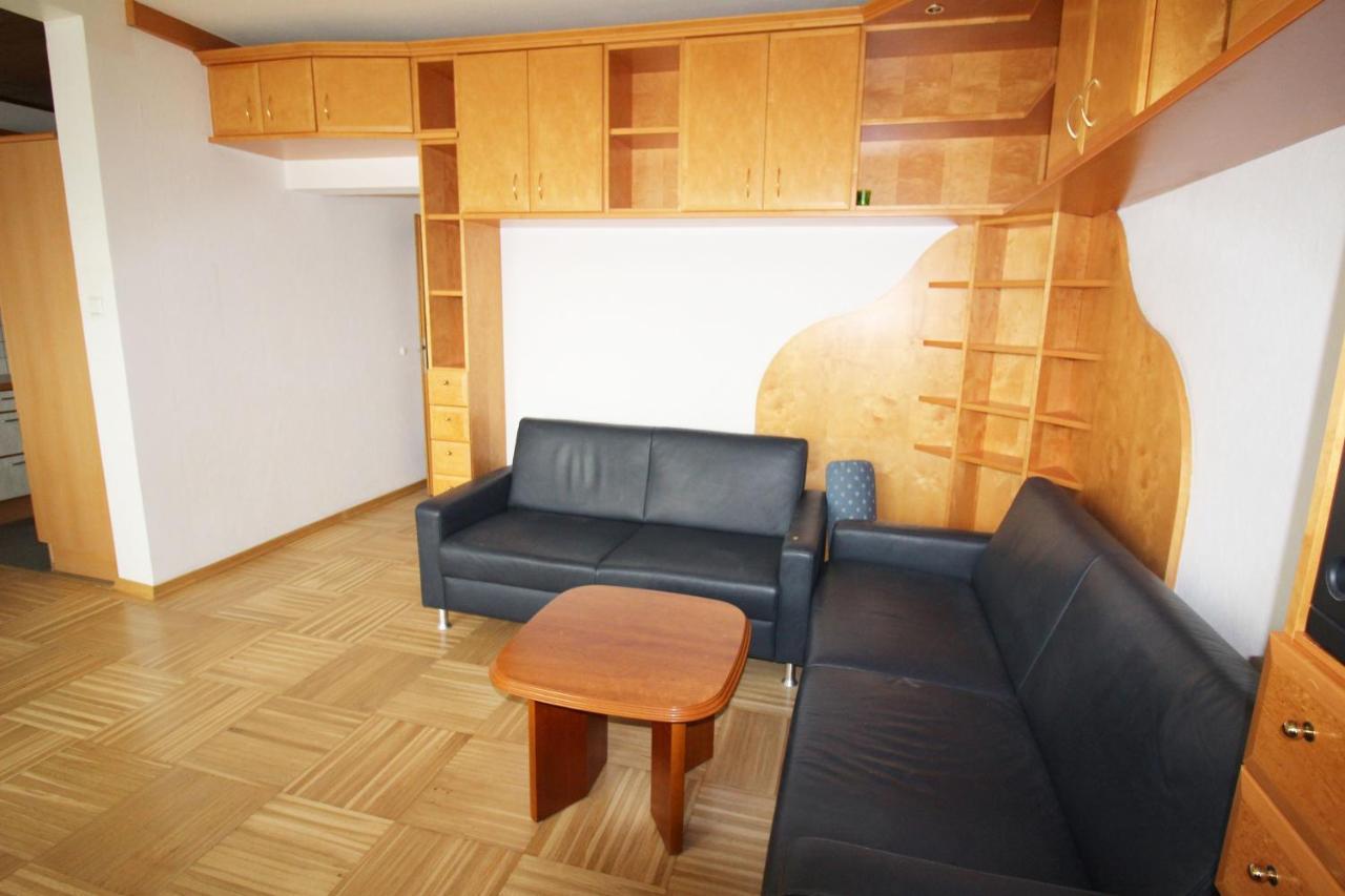 Geraeumige Ferienwohnung Im Zentrum ซังคท์เพิลเทน ภายนอก รูปภาพ