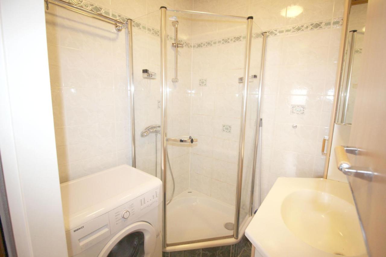 Geraeumige Ferienwohnung Im Zentrum ซังคท์เพิลเทน ภายนอก รูปภาพ