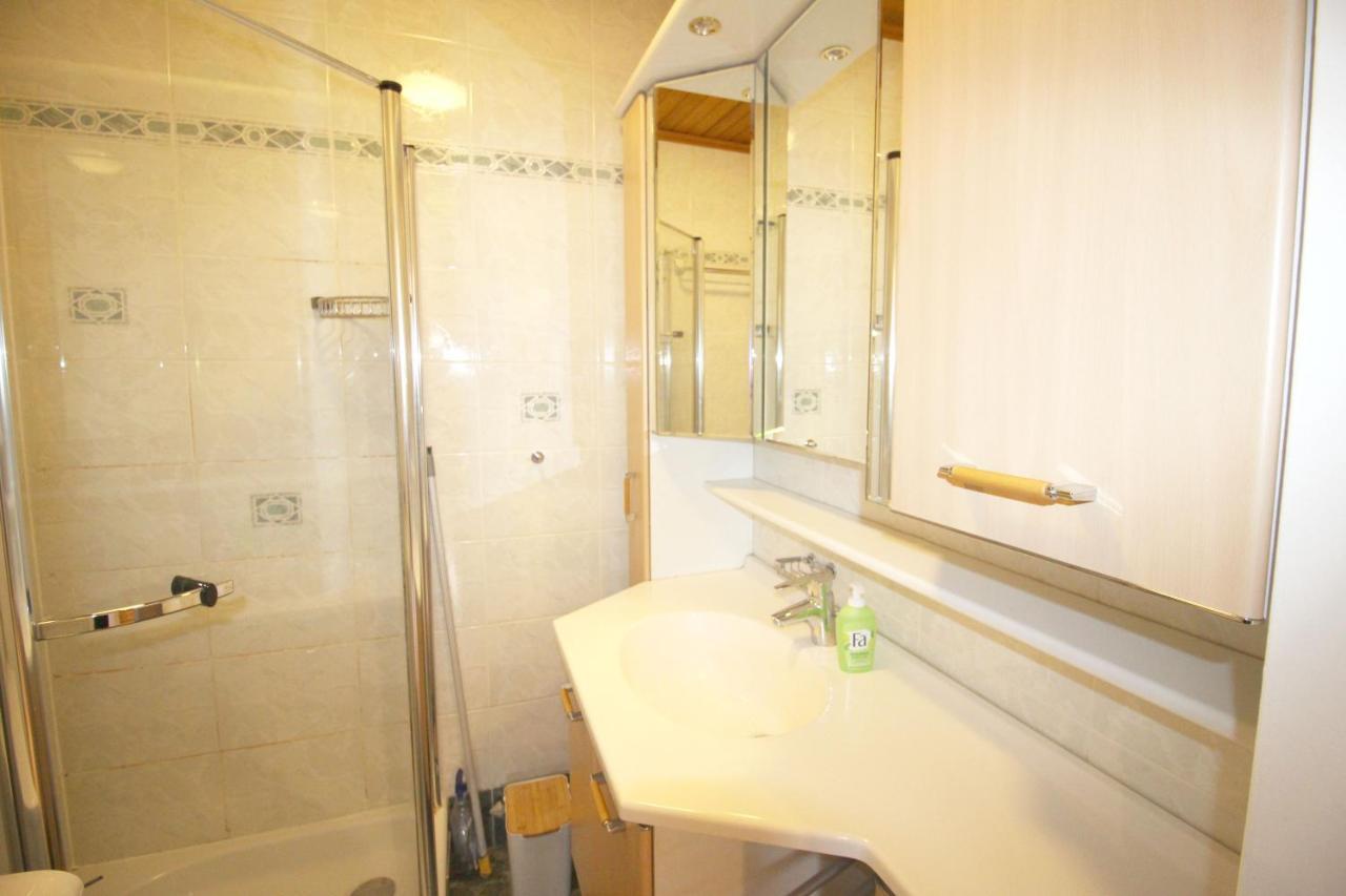 Geraeumige Ferienwohnung Im Zentrum ซังคท์เพิลเทน ภายนอก รูปภาพ