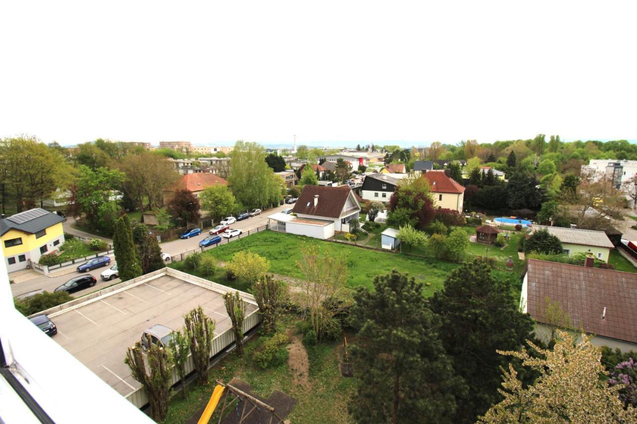 Geraeumige Ferienwohnung Im Zentrum ซังคท์เพิลเทน ภายนอก รูปภาพ