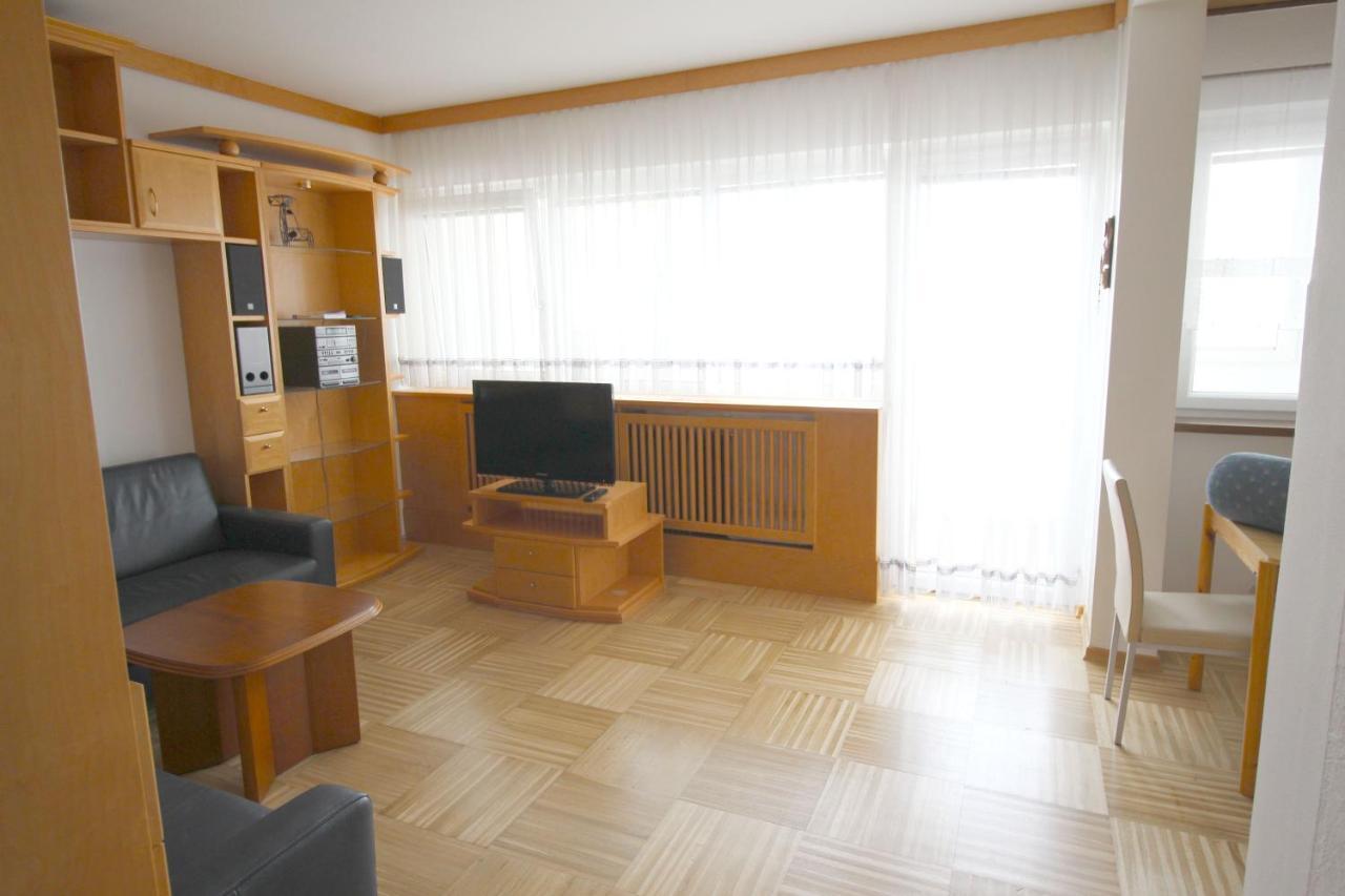 Geraeumige Ferienwohnung Im Zentrum ซังคท์เพิลเทน ภายนอก รูปภาพ